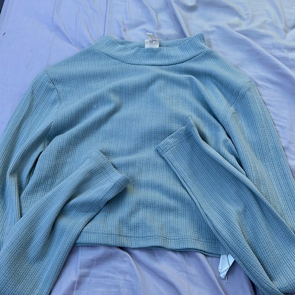 medium long sleeve